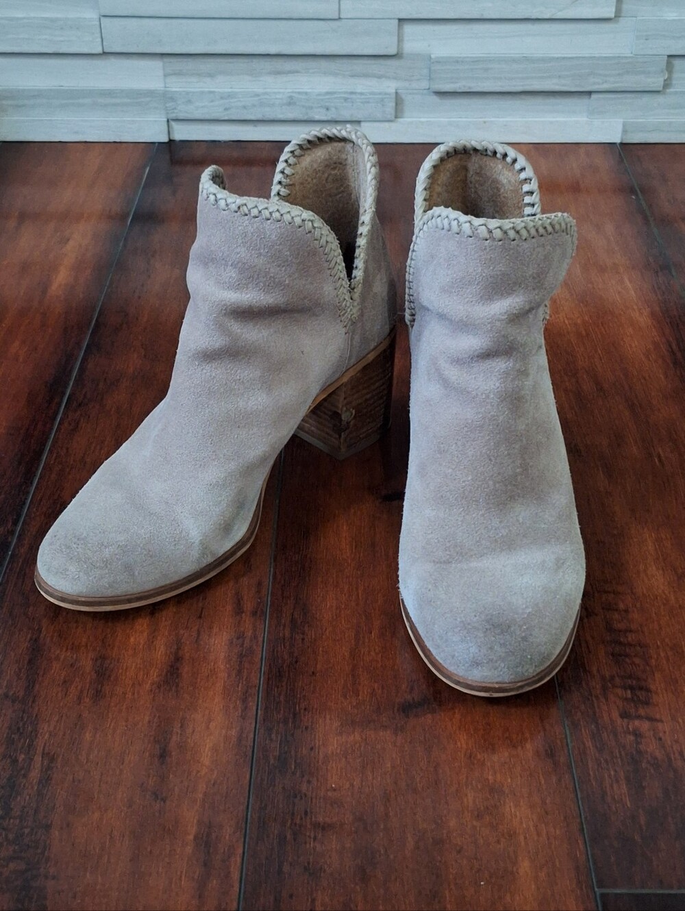 Frye & Co Phoebe Suede Booties Taupe Whipstitch Block Heel Size 8.5